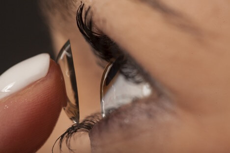 Can I Wear Eyelash Extensions with Contacts?